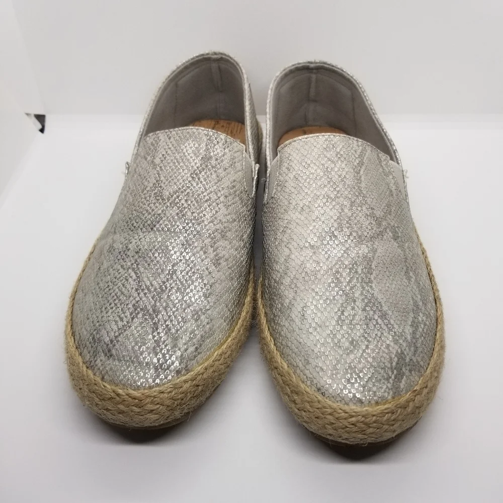 Seven7 Cape Azul espadrille platinum snake print loafer size 11